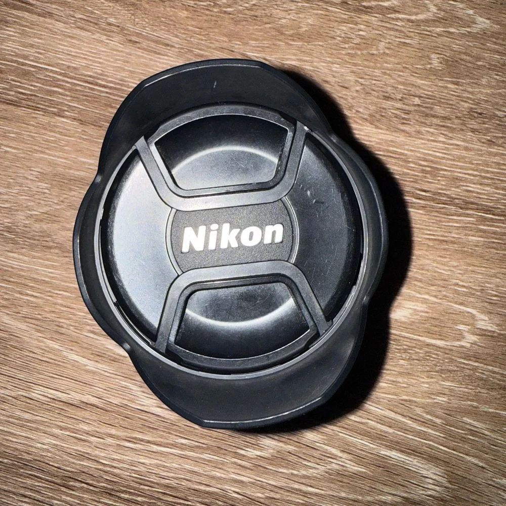 Nikon Black Camera Lens Kit with Altura Flash